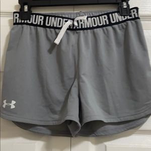 Under Armour short